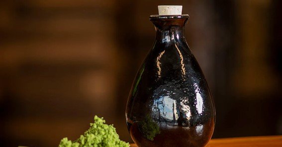 18th c green glass bottle